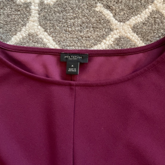 ANN TAYLOR blouse deep pink maroon . Size M. - Picture 2 of 9